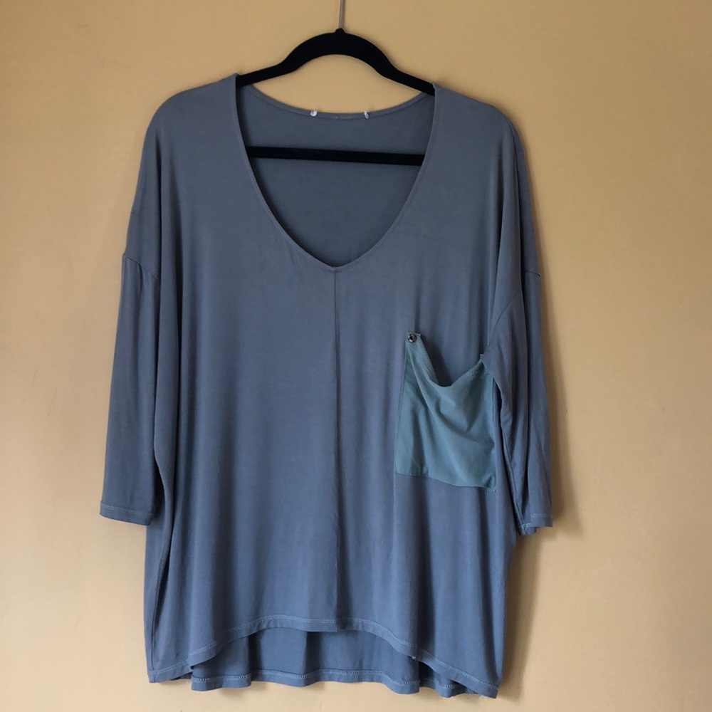 Light sage 3/4 sleeve top